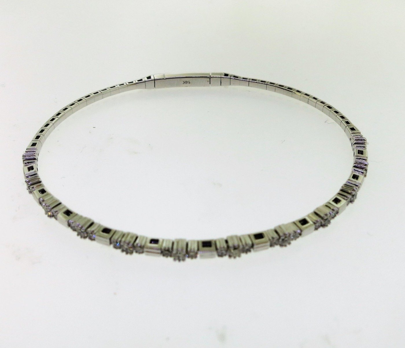 B228W - 14K White Gold Bangle