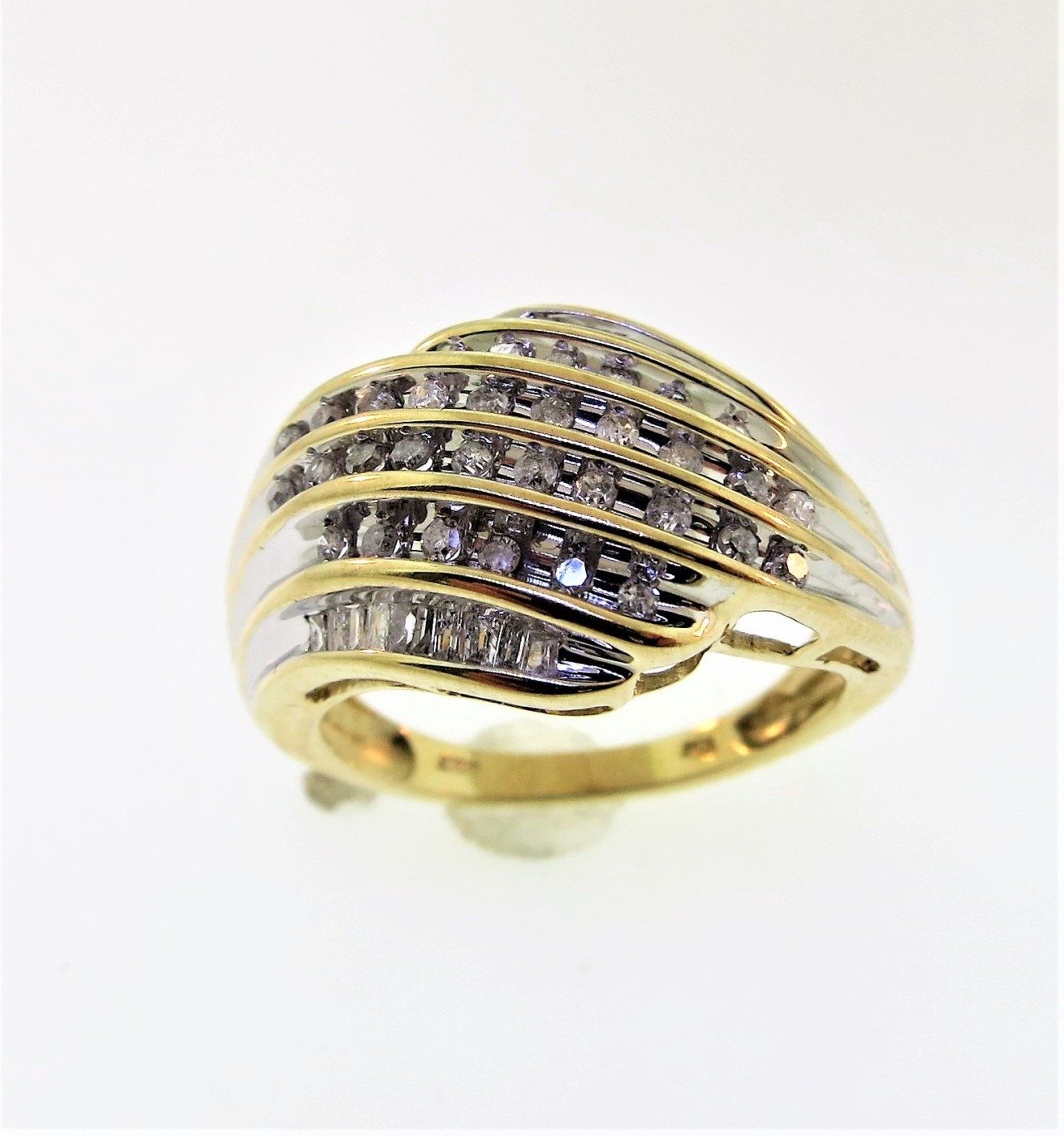 CO10KFRY054 - 10K Yellow Gold Fashion Ring
