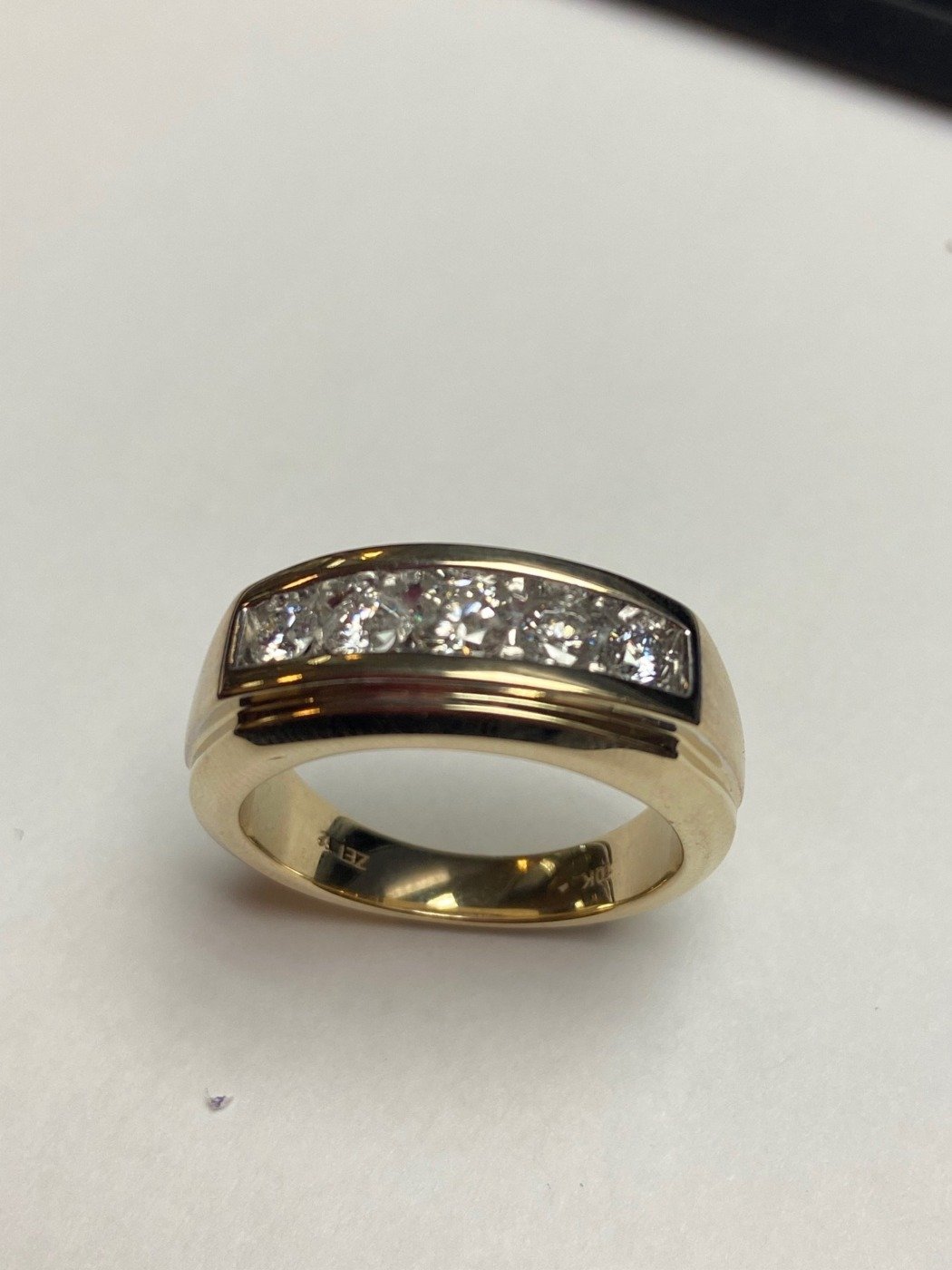 CO10KYGR111 - 10K Yellow Gold Gents Ring