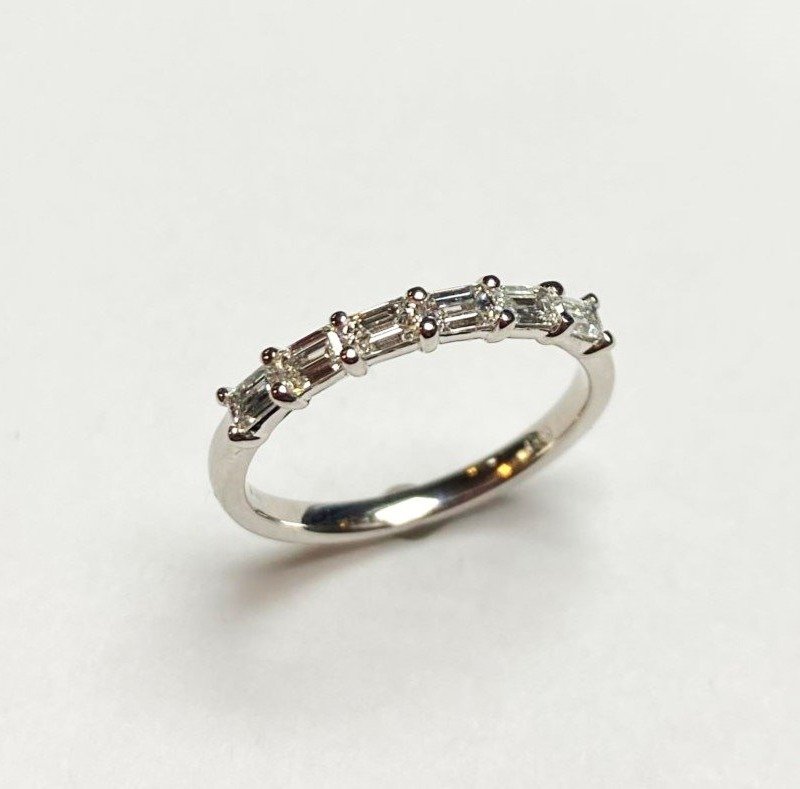CO14KLTW066 - 14K White Gold Wedding Band