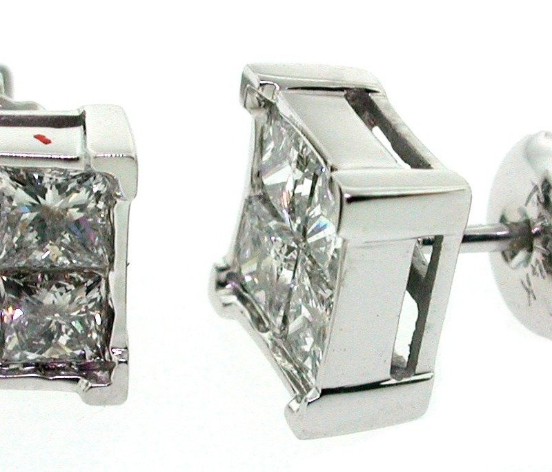EV4148KW - 14K  Stud Earrings
