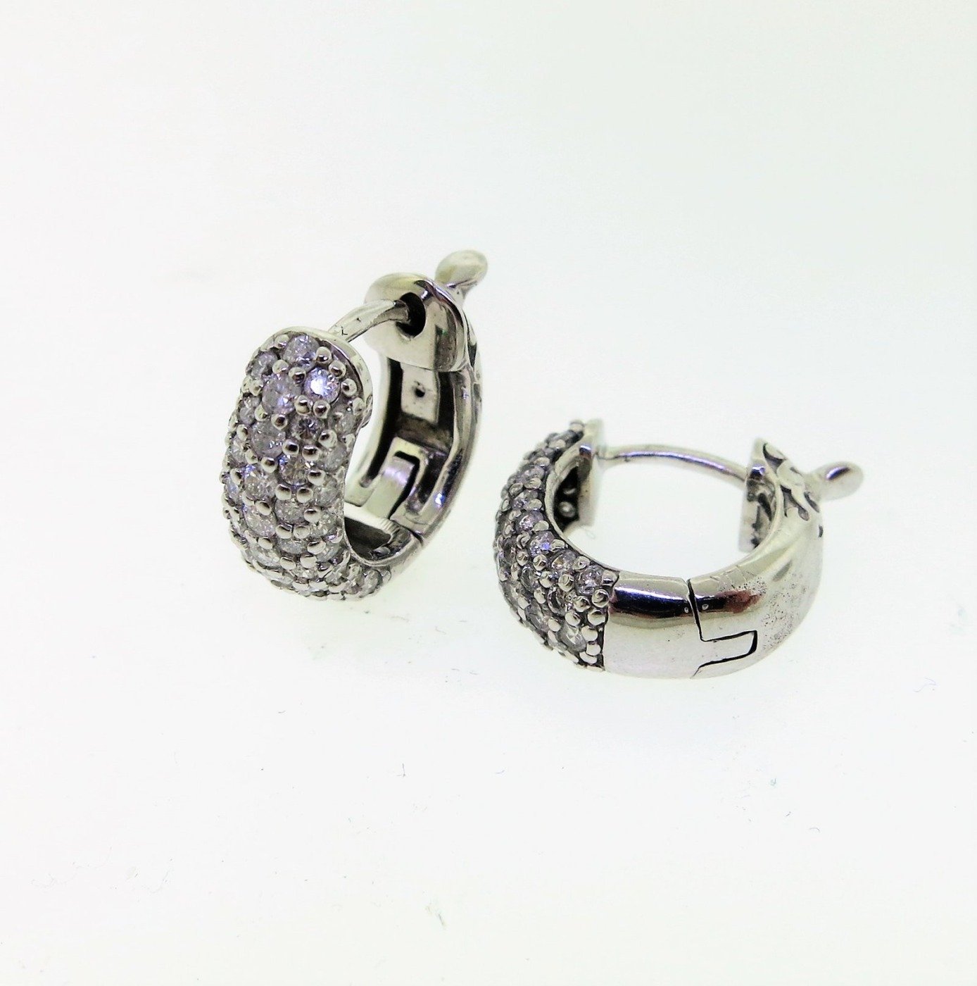 F235-1.5SCEW55 - 14K  Huggies Earring