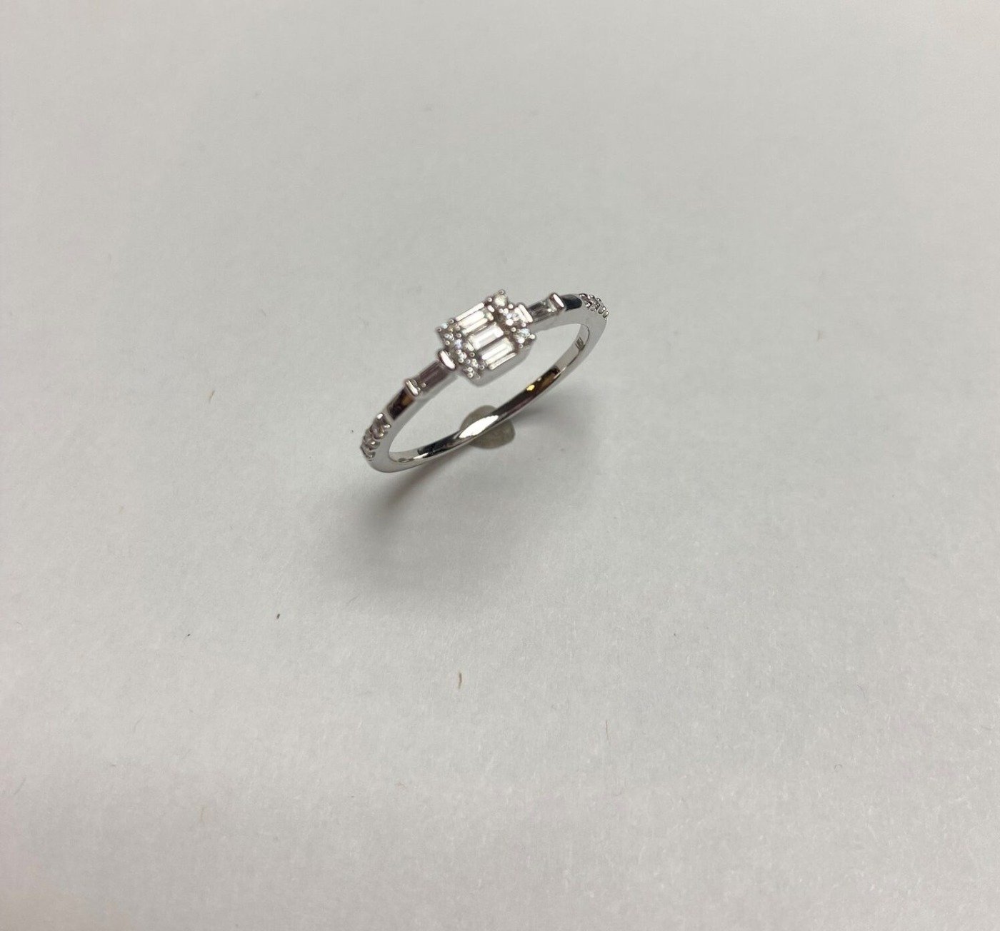 FROQ8658GW - 14K White Gold Ring