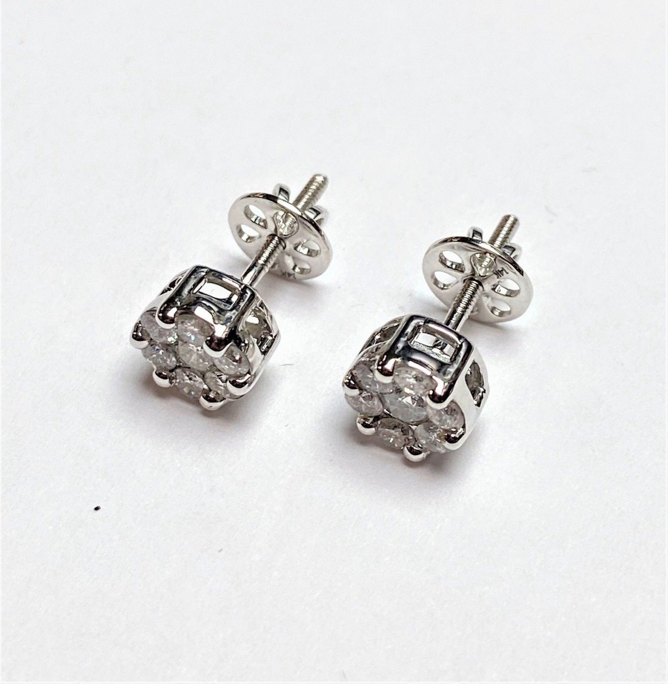 KNRER8071W - 14K White Gold Stud Earrings