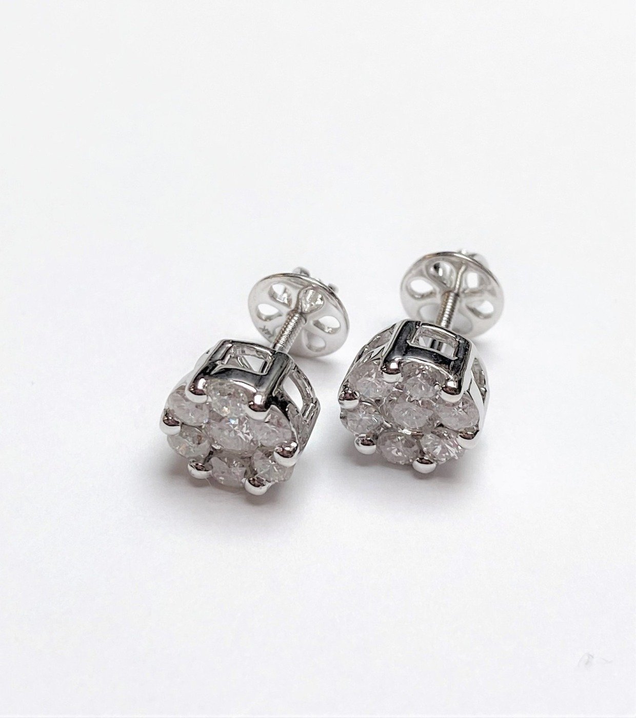 KNRER8072W - 14K White Gold Stud Earrings