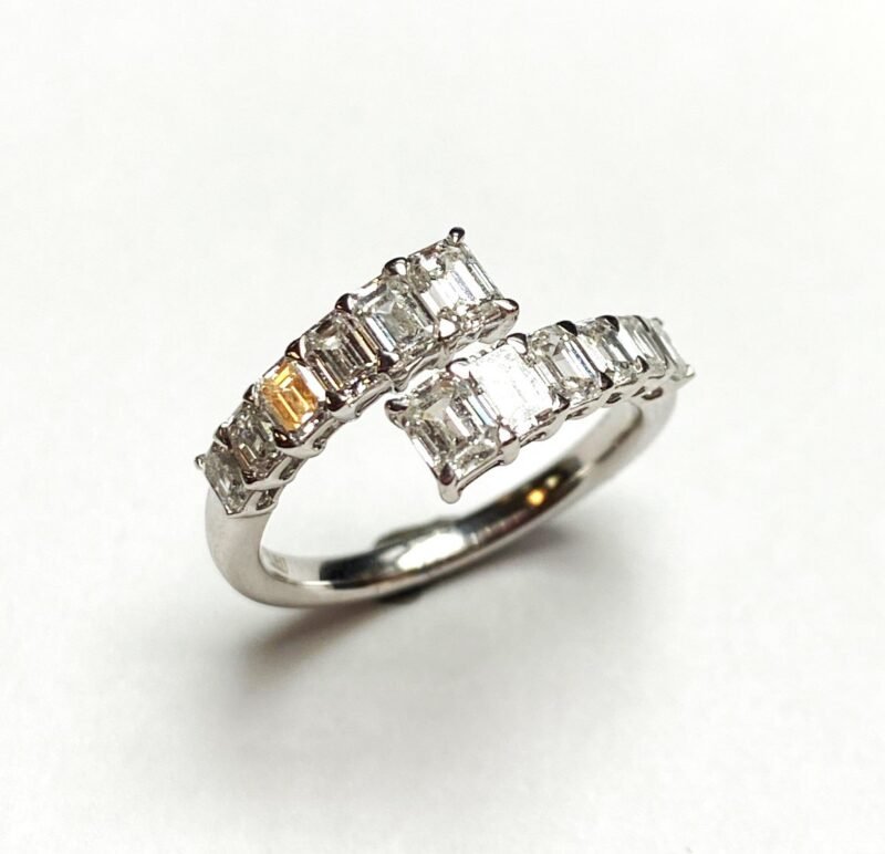 KR106970W1 - 14K White Gold Ring