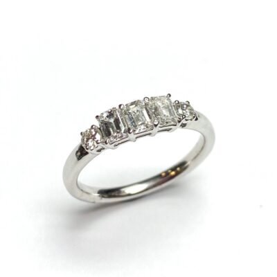 KR106989W - 14K White Gold Ring