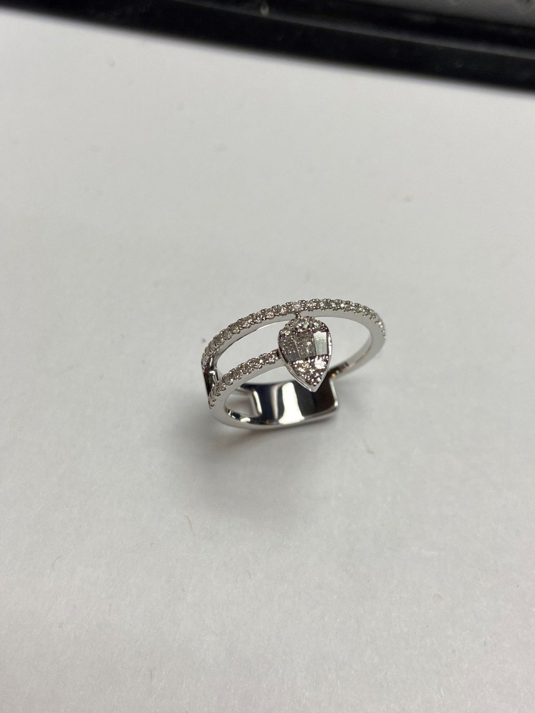 KR108713W - 14K White Gold Ring