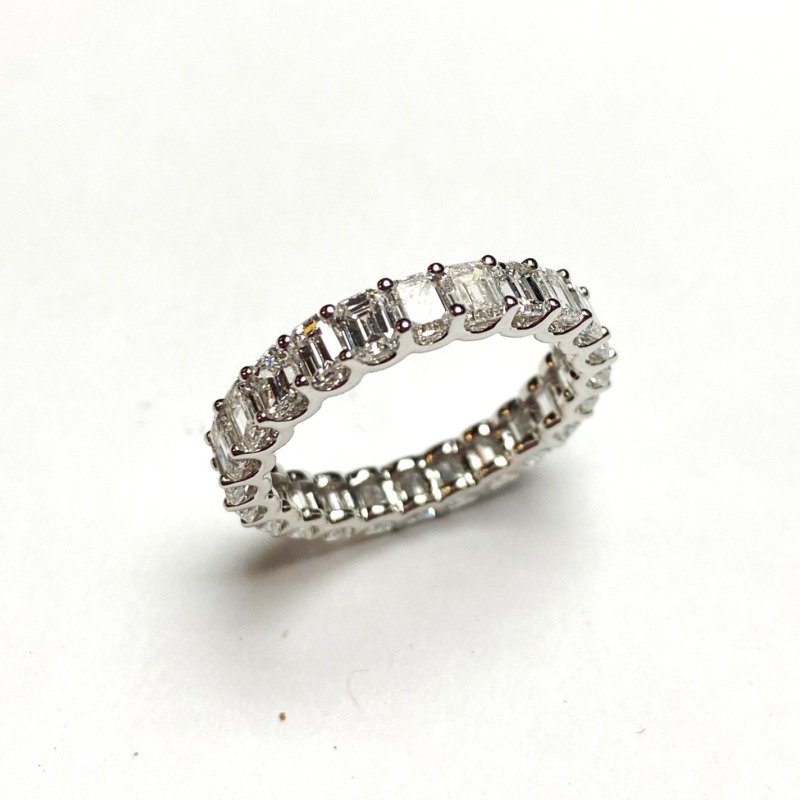 R5011EW-8 - 14K White Gold Eternity Band