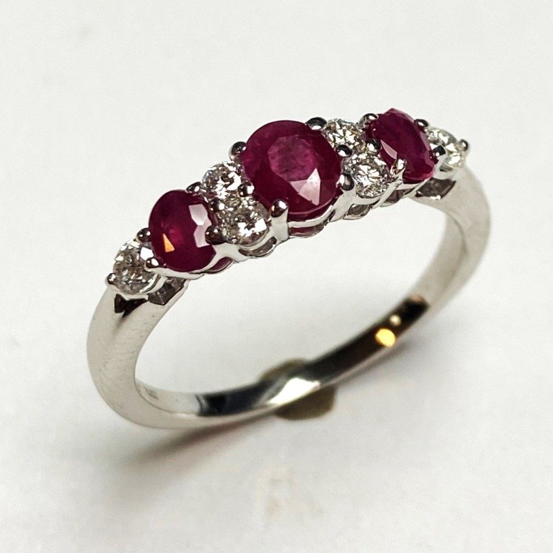 R60165RBW - 14K White Gold Ring