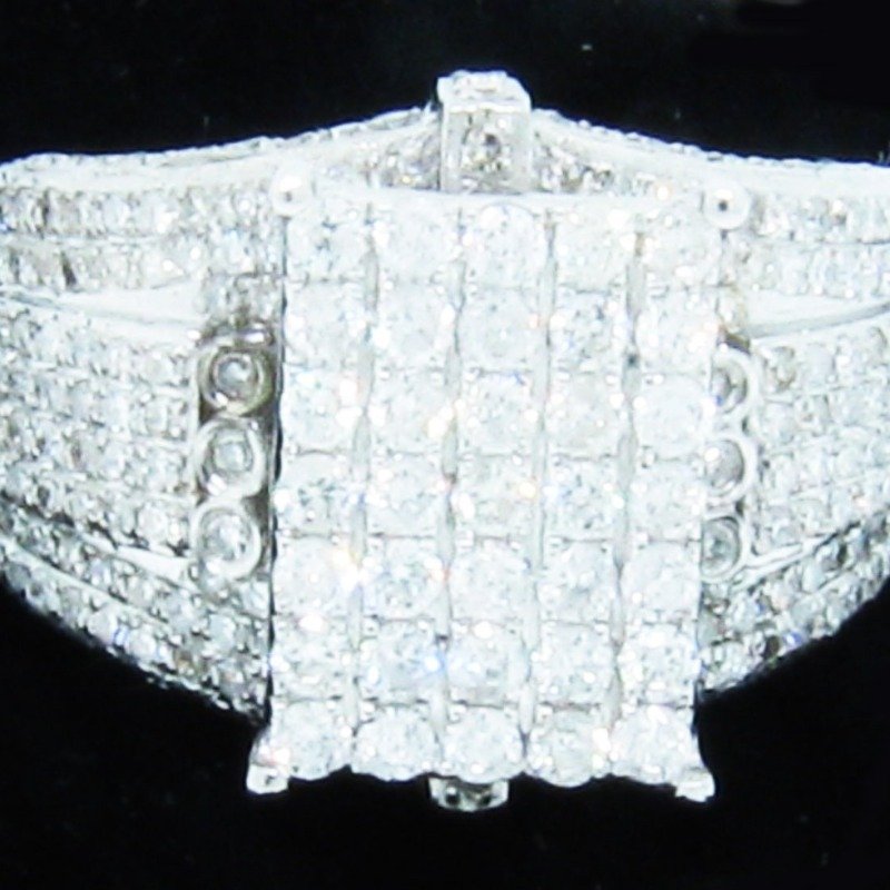 RGR05953W - 10K White Gold Engagement Ring