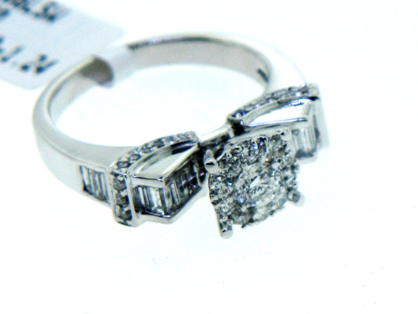 SLR01286LSW - 18K White Gold Engagement Ring