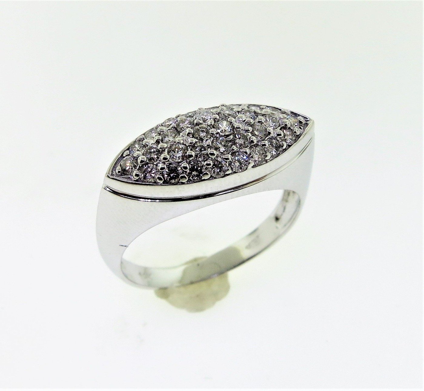 U664FW - 14K White Gold Fashion Ring