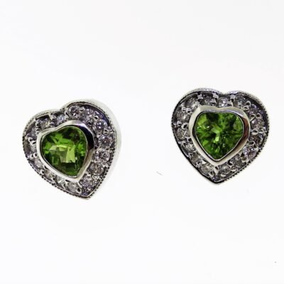 UB10106EWPE - 14K White Gold Stud Earrings