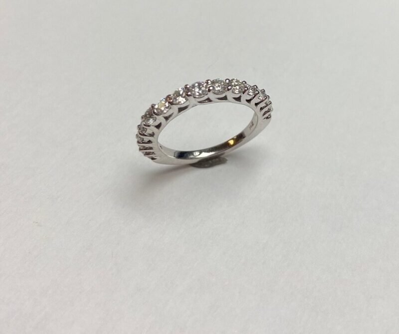UB10429LW53 - 14K White Gold Wedding Band