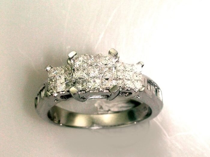 UB3081FRW - 14K  Ring