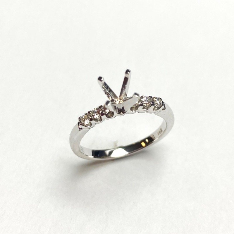 UB5221LHW - 14K White Gold Wedding Band