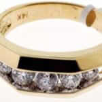 UB5254GY - 14K Yellow Gold Gents Ring