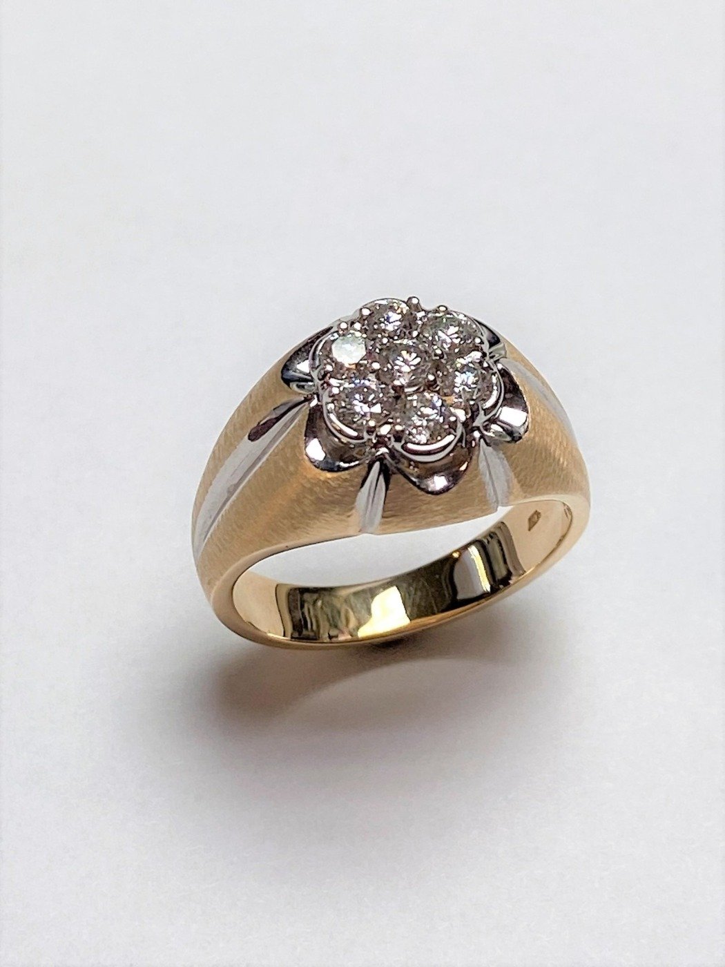 UB5456GKY - 14K Yellow Gold Gents Ring
