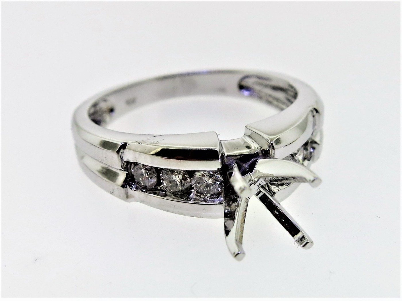 UB6594SMW -   Semi Mount Ring