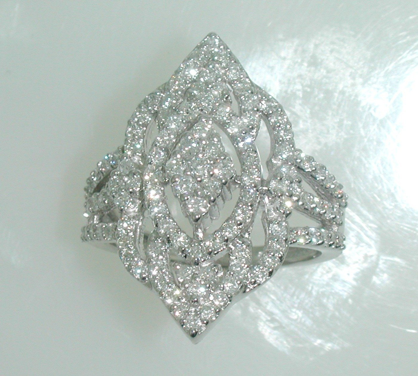 UB7517FRW - 14K White Gold Ring