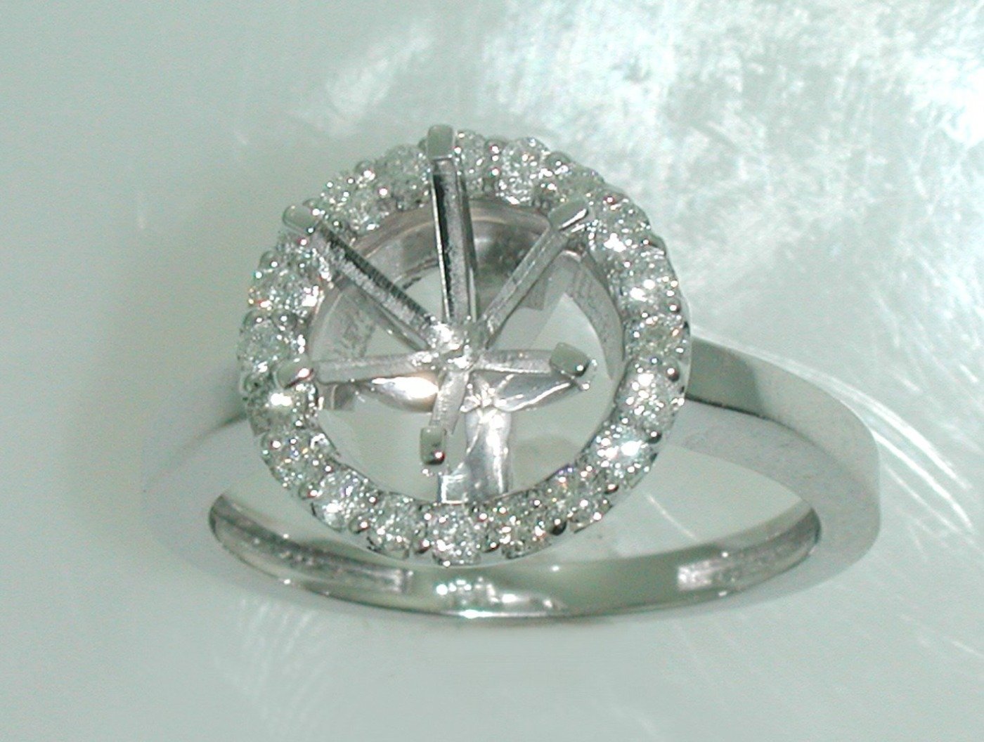 UB7520SMW - 14K White Gold Semi Mount Ring