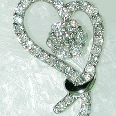 UB7567PW - 14K White Gold Pendant