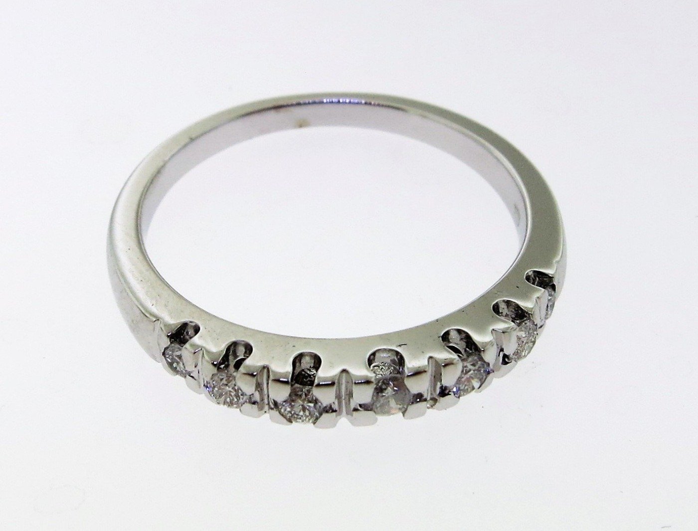UB7715LLW - 14K White Gold Wedding Band