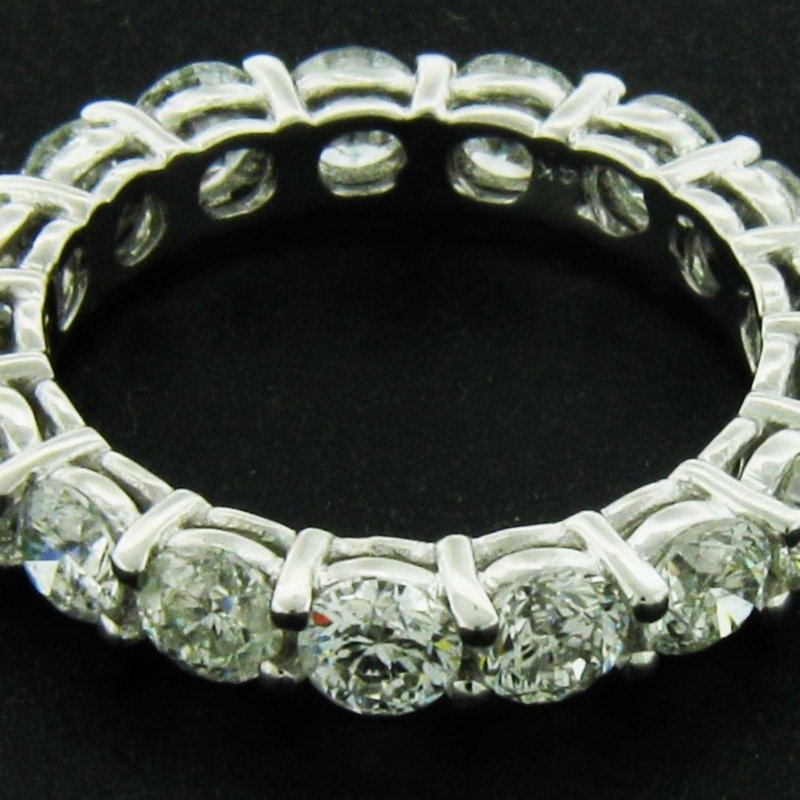 UB7731ETKJW - 14K White Gold Eternity Band