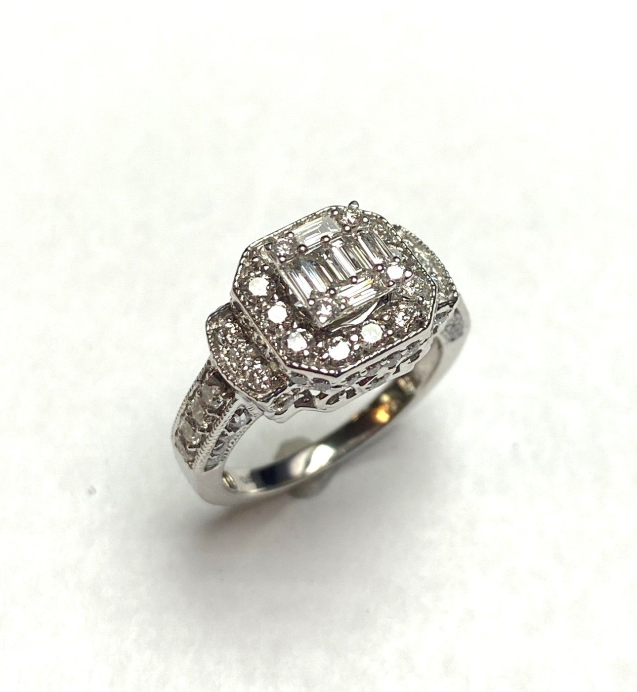 UB8105LSW - 14K White Gold Engagement Ring