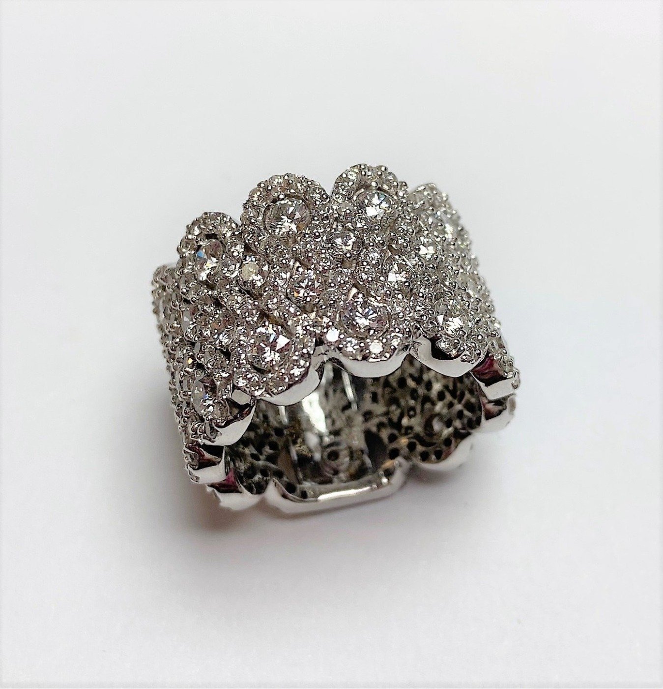 UB8462THW52 - 14K White Gold Anniversary Ring