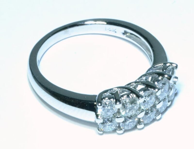 UB8564FW - 14K White Gold Ring
