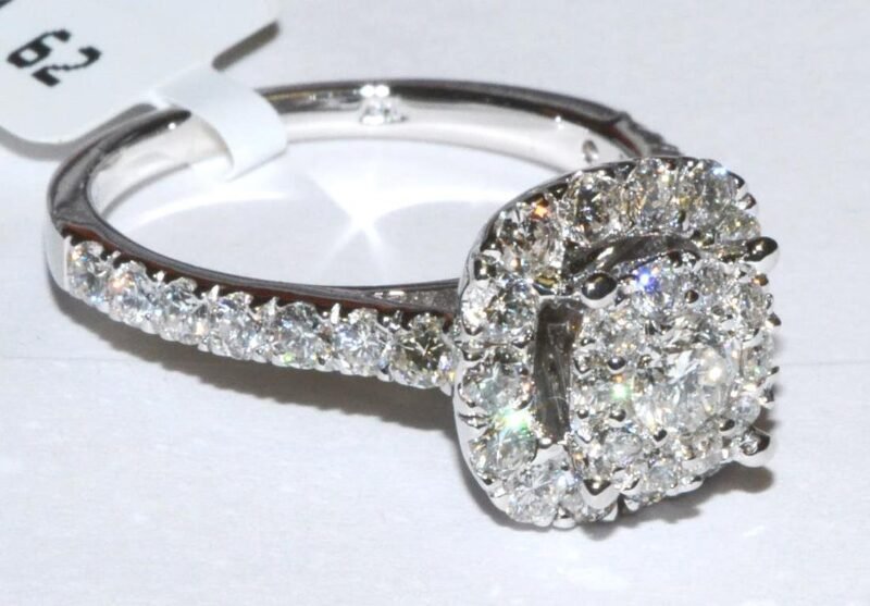UB8592LSWBH53 - 14K White Gold Engagement Ring
