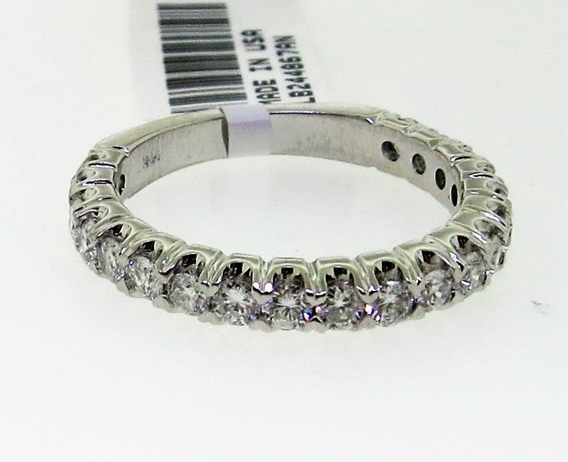 UB8691LEW53 - 14K White Gold Wedding Band