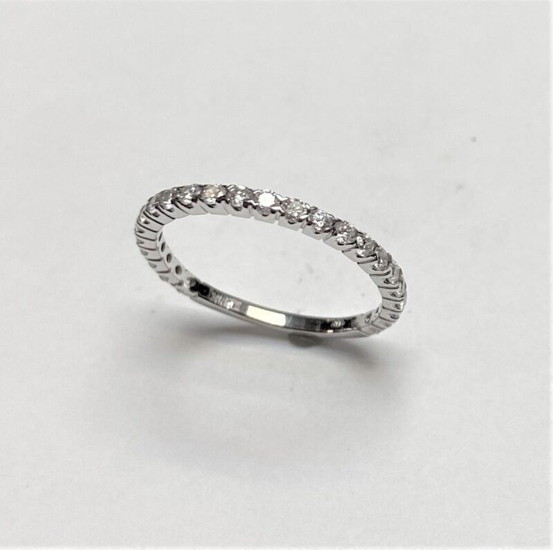 UB8691LHW53 - 14K White Gold Wedding Band