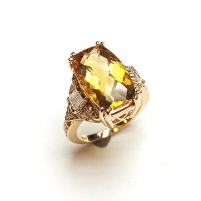 UB8784FYCT - 14K White Gold Ring