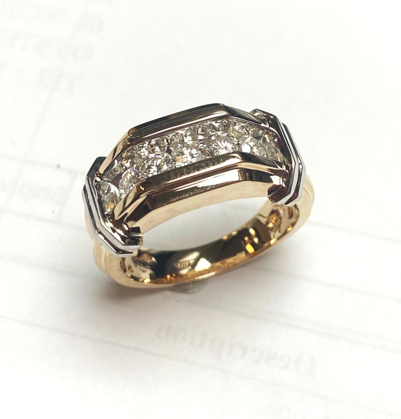 UB9323GYW - 14K White Gold Gents Ring