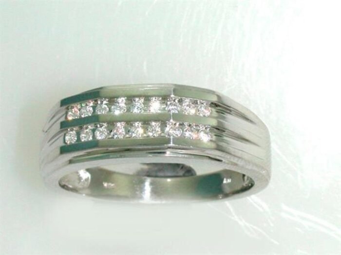UB9343GW - 14K White Gold Gents Ring