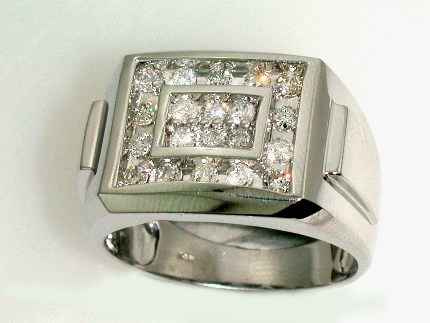 UBV3491GKW77 - 14K White Gold Ring