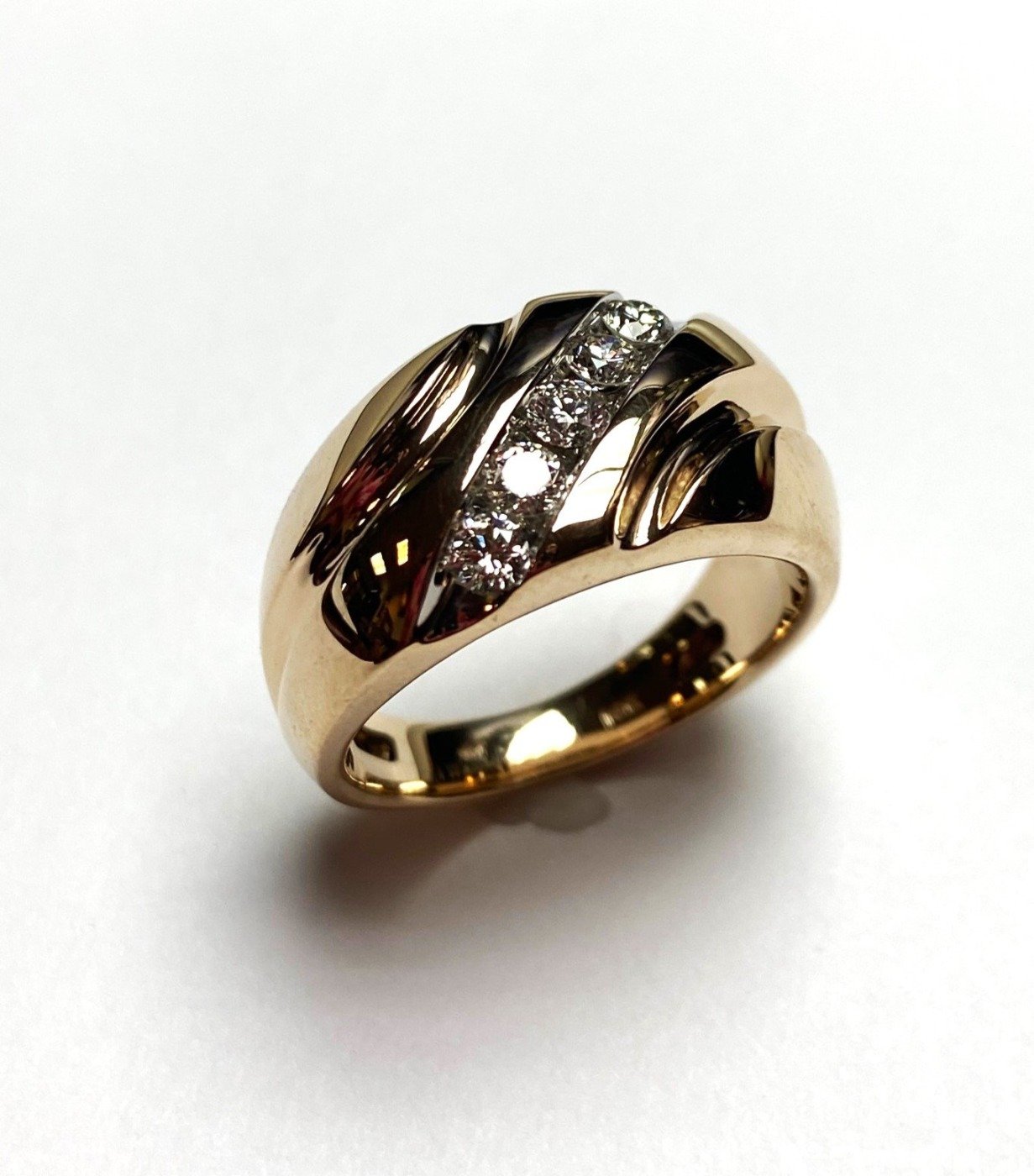 UBV3921GHY23 - 14K Yellow Gold Gents Ring