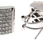 UEL026W - 14K White Gold Stud Earrings