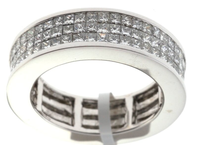 URL092 - 14K White Gold Anniversary Ring