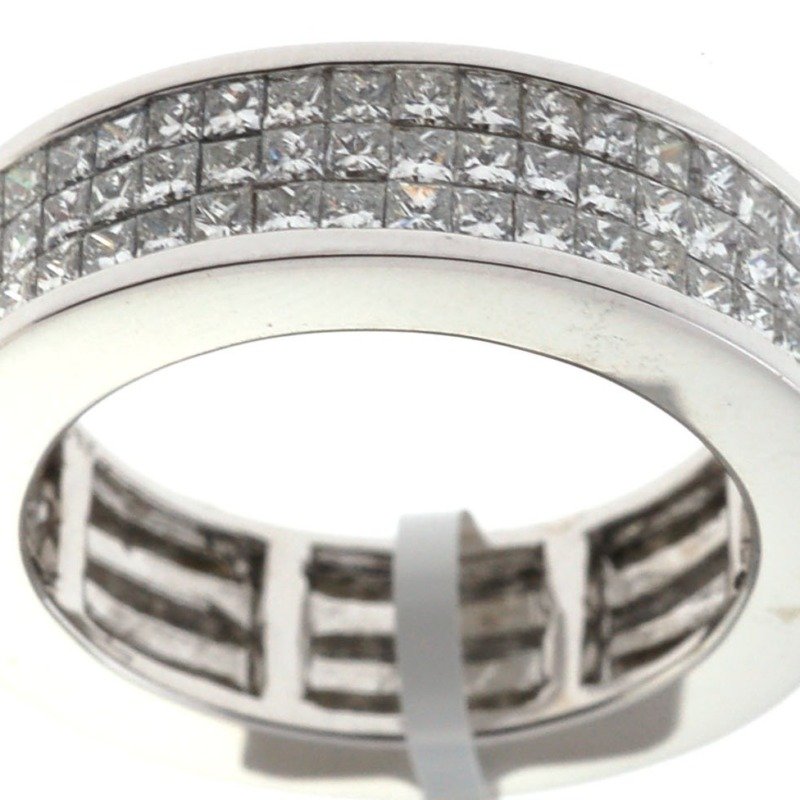 URL092 - 14K White Gold Anniversary Ring