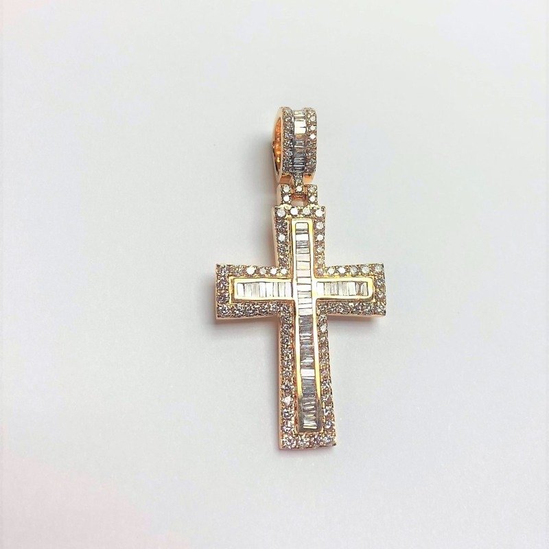 P2032Y1 -   Cross Pendant