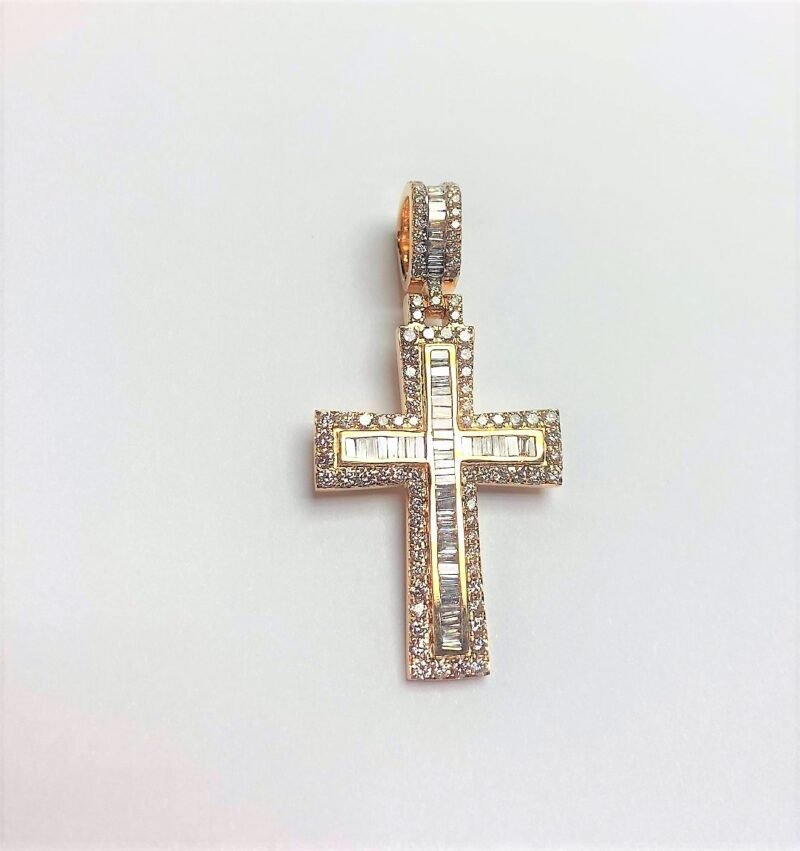 P2032Y1 -   Cross Pendant