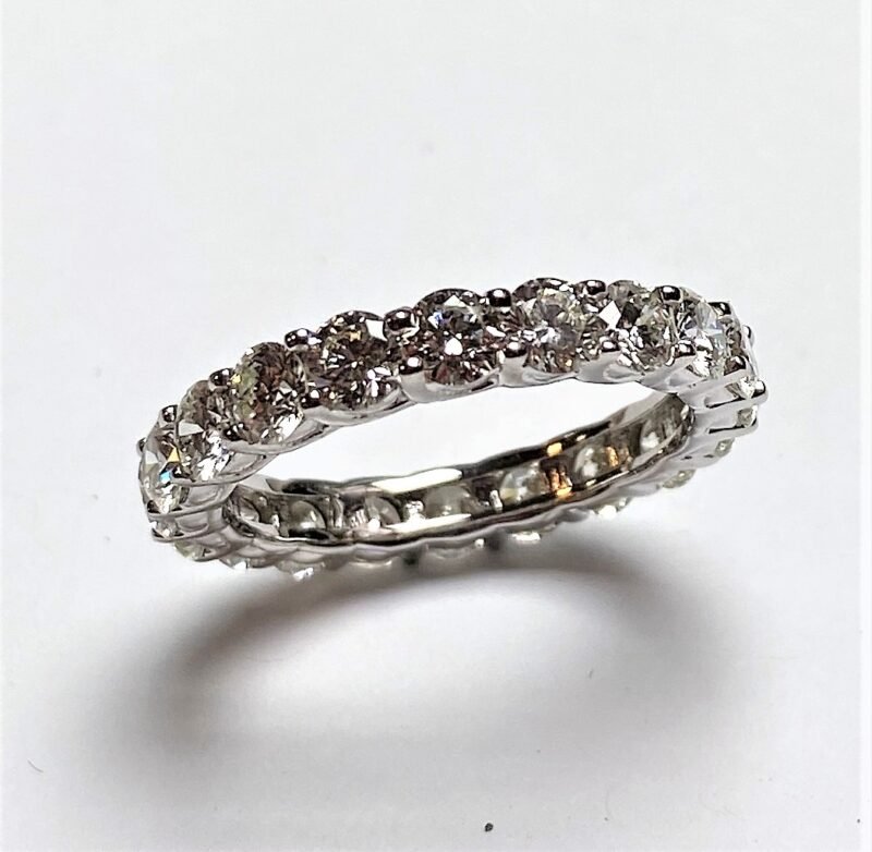 UB7763ETKGW -   Eternity Band