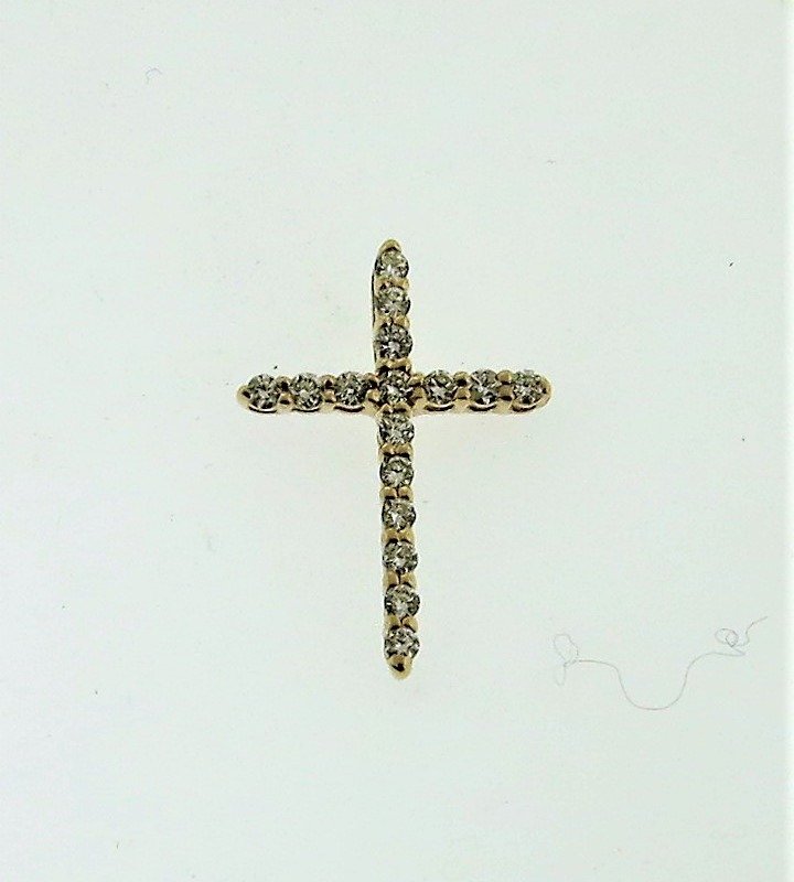 UB8094P14Y23 -   Cross Pendant