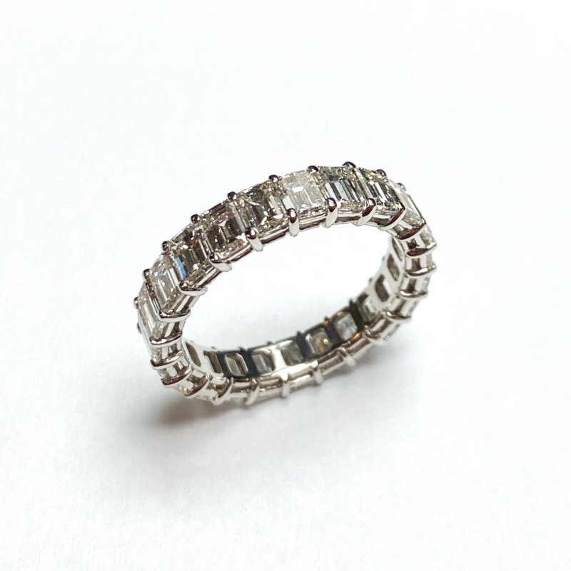 UB8962-4ET18W - 18K White Gold Eternity Band