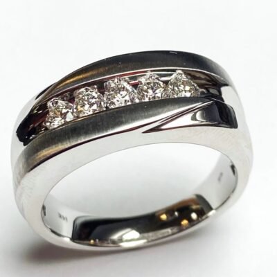 UB9233GHW -   Gents Ring
