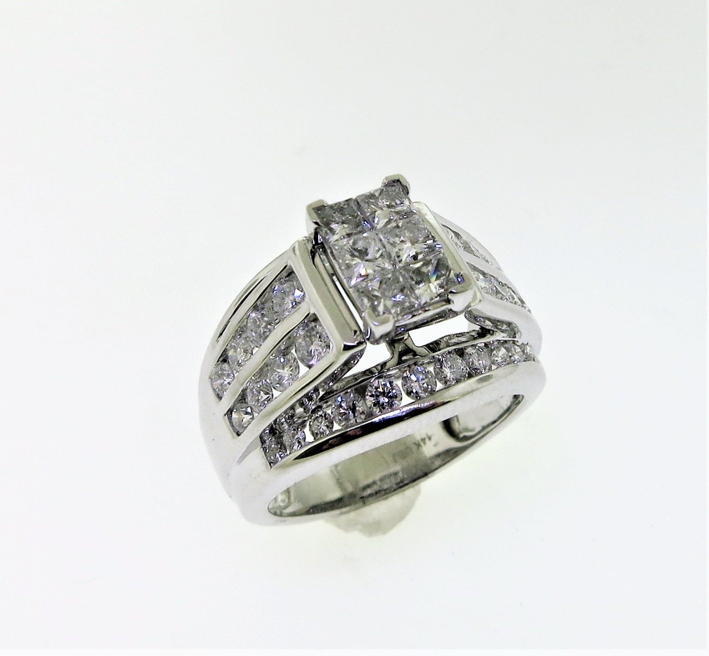 UBV2776LSW53 - 14K White Gold Engagement Ring